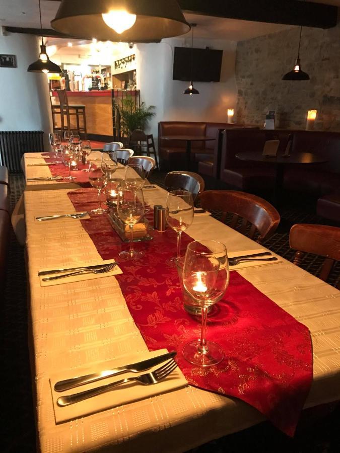 The Portcullis Hotel Chipping Sodbury Bagian luar foto