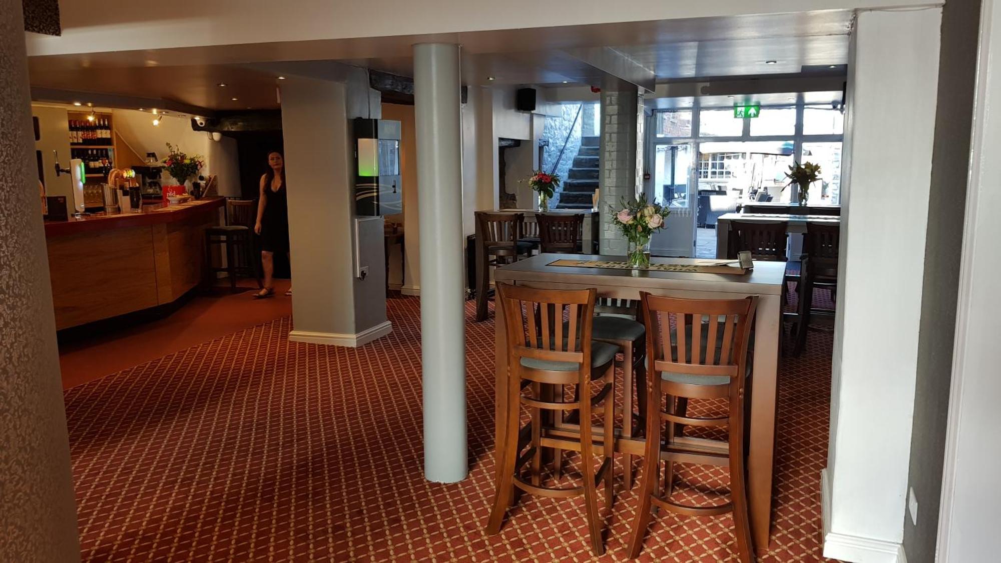 The Portcullis Hotel Chipping Sodbury Bagian luar foto